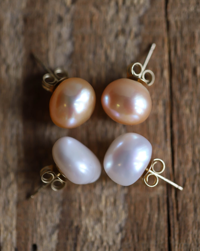 Pearl Studs, Pink