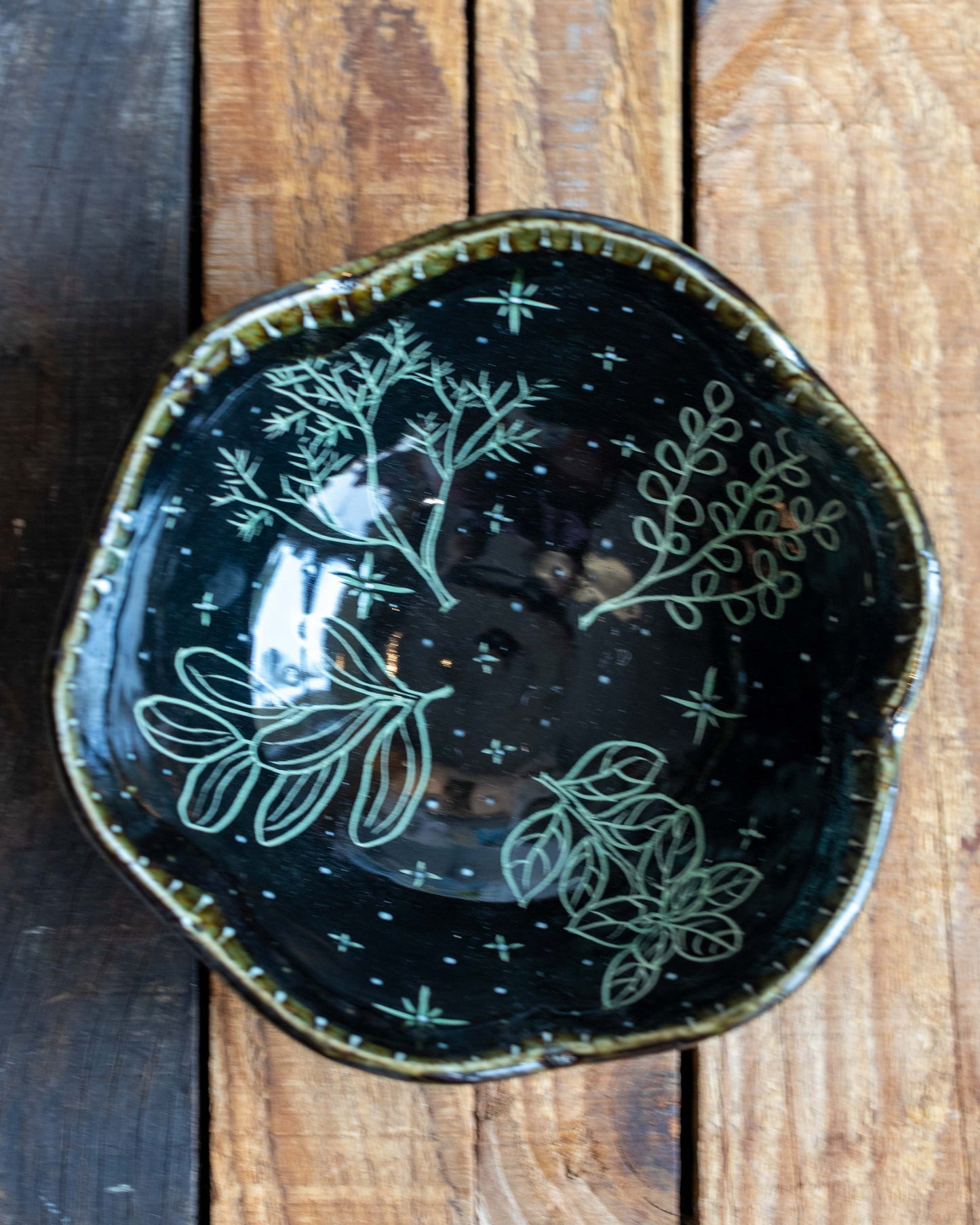 Medium Scalloped Edge Bowl